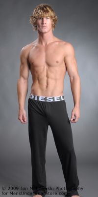 DL00CD85MHJ900BLK-F2600Ryan Daharsh