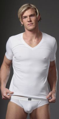 N2UN15WHITE-F600Alan RitchsonKeywords: alanritchson