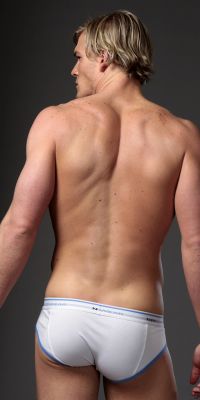 N2UN52WHITE-B600Alan RitchsonKeywords: alanritchson