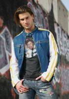 Filename=F642zz.jpgFilesize=47KiBDimensions=350x500Date added=Feb 02, 2009 F642zz.jpg