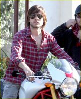 jared-leto-motorcycle-05.jpg