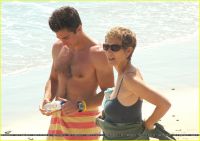 Filename=jake-gyllenhaal-shirtless-01.jpgFilesize=141KiBDimensions=1222x864Date added=Jan 29, 2009 jake-gyllenhaal-shirtless-01.jpg