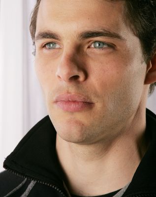 49039 JamesMarsden 963 122 716lo