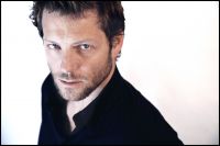 49263_JamieBamber-methinks_552_122_505lo.jpg