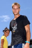 Filename=72658_JustinHartley_41_122_442lo.jpgFilesize=568KiBDimensions=2034x3000Date added=Dec 22, 2009 72658_JustinHartley_41_122_442lo.jpg