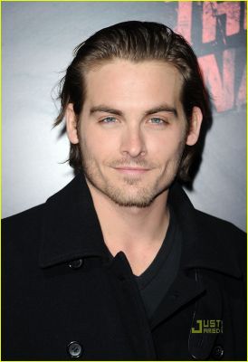 kevin-zegers-runaways-premiere-01