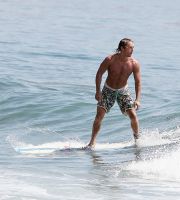 Filename=matthew-mcconaughey-malibu-surfing-16.jpgFilesize=122KiBDimensions=725x803Date added=Oct 26, 2007 matthew-mcconaughey-malibu-surfing-16.jpg