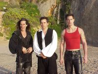 Filename=trio.jpgFilesize=528KiBDimensions=1024x768Date added=Jan 31, 2008 trio.jpg