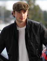 Filename=98509_Tom_Welling_-_Candids_at_the_Vancouver_Airport_17_02_2010__122_922lo.jpgFilesize=200KiBDimensions=1518x1968Date added=Jun 16, 2010 98509_Tom_Welling_-_Candids_at_the_Vancouver_Airport_17_02_2010__122_922lo.jpg