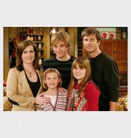 Filename=LilyLukeHoldenFaithNatalie.jpgFilesize=69KiBDimensions=439x462Date added=May 11, 2009 LilyLukeHoldenFaithNatalie.jpg