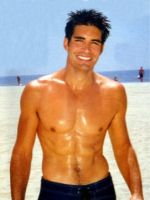 galen_gering_2_shirtless.jpg